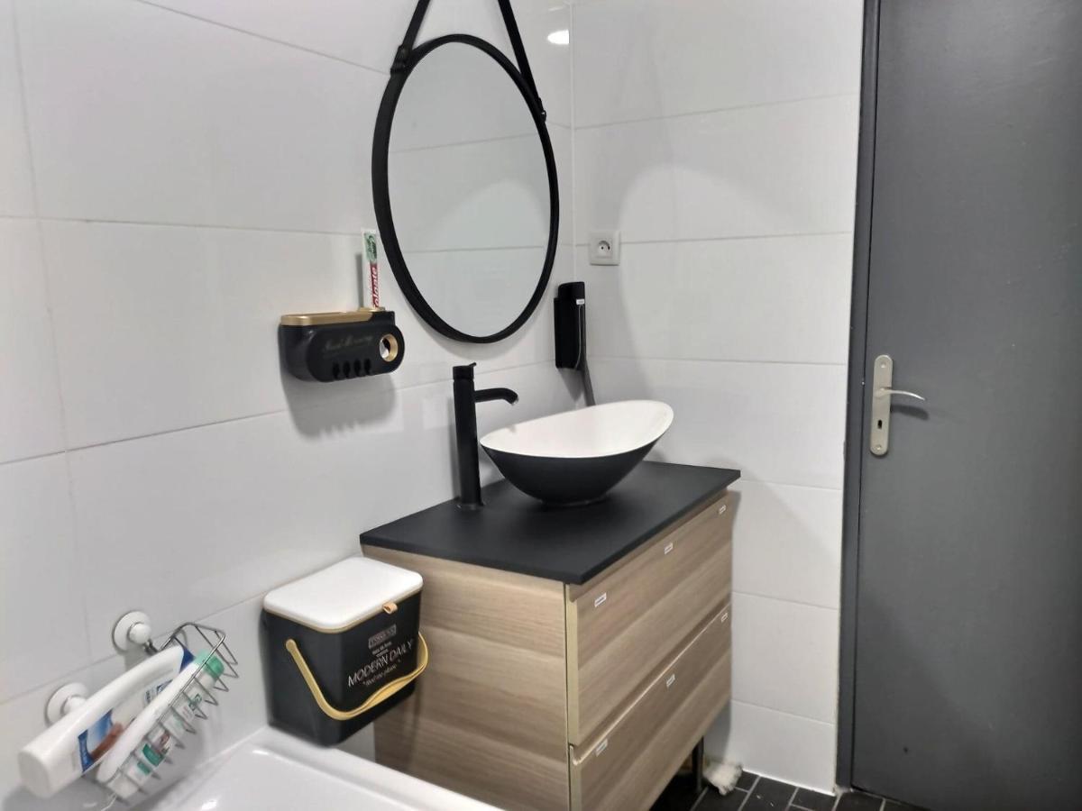 Ch Privee 18M - Canape - Netflix - Appart 120M Woippy المظهر الخارجي الصورة